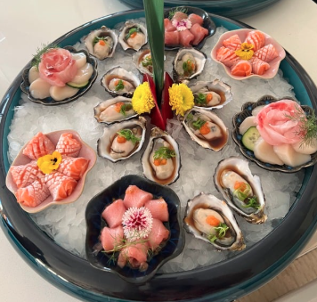 Photo of sashimi platter